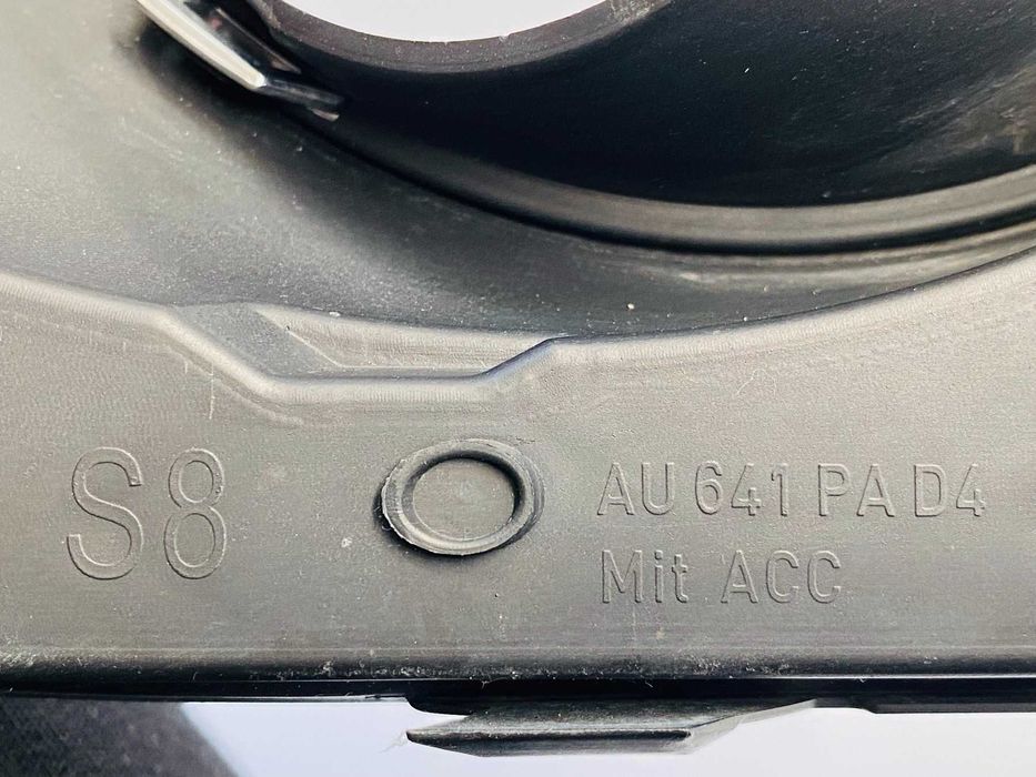 решетка лява предна броня Audi S8 D4 face 2013-2017 г. #1058V