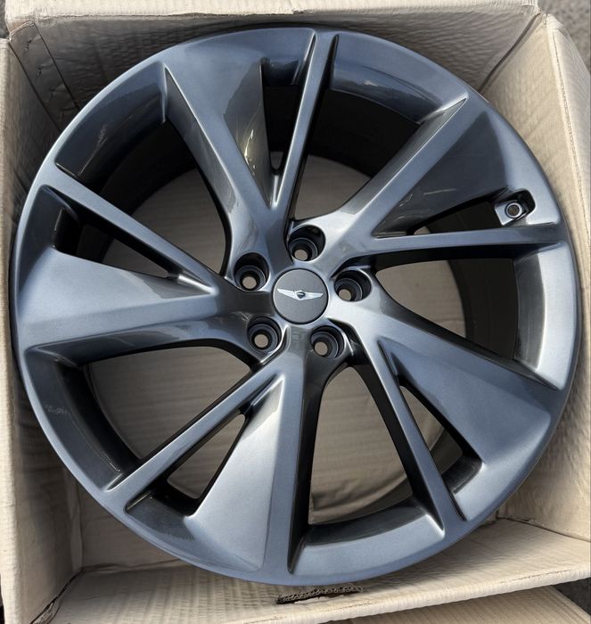 Диски оригинал 4шт. GENESIS KIA HYUNDAI
