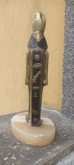 Statuie din Bronz pe soclu din marmură