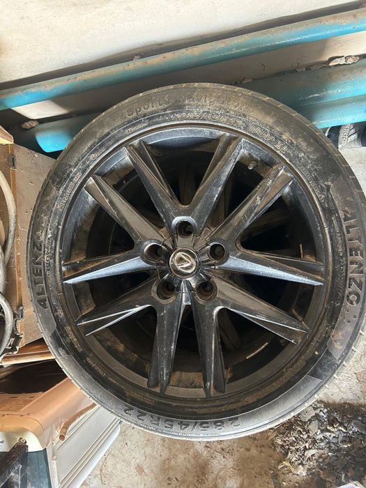 Продам комплект дисков с резиной 285/45 R22.
