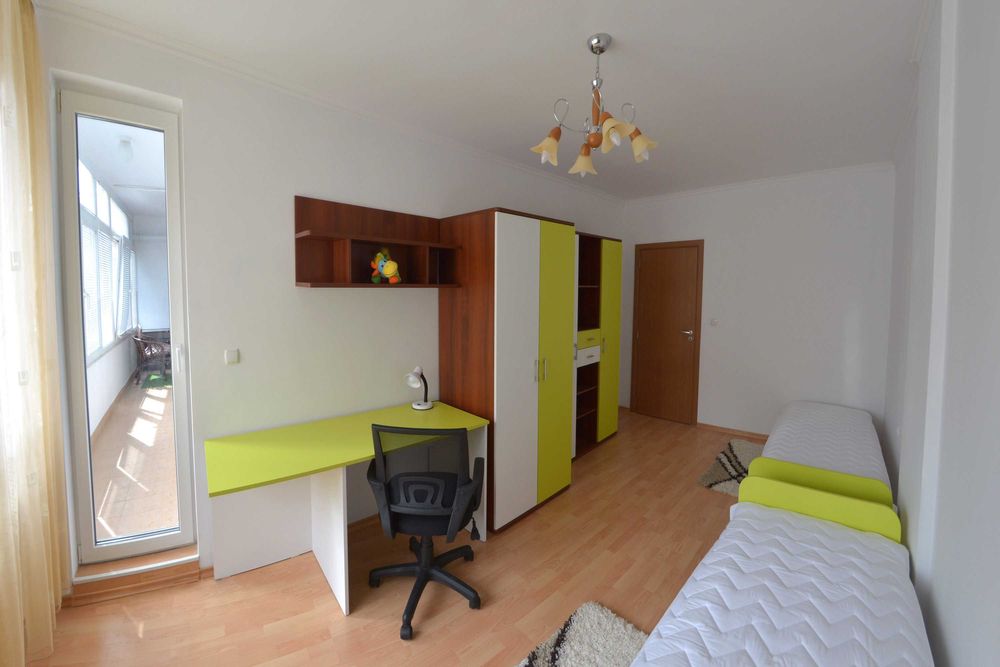 Дава се под наем Тристаен апартамент в Русе, Център - 103 кв.м за 561 € - Снимка #5