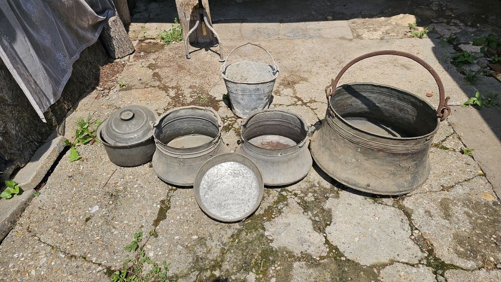 Продавам стари съдове за вода