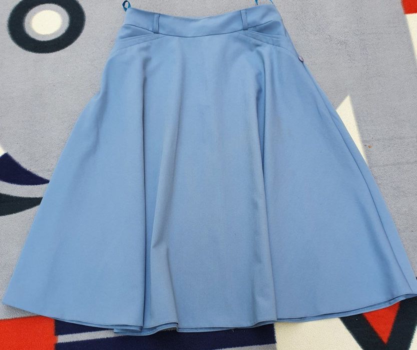 Красивая модная кофта и юбка