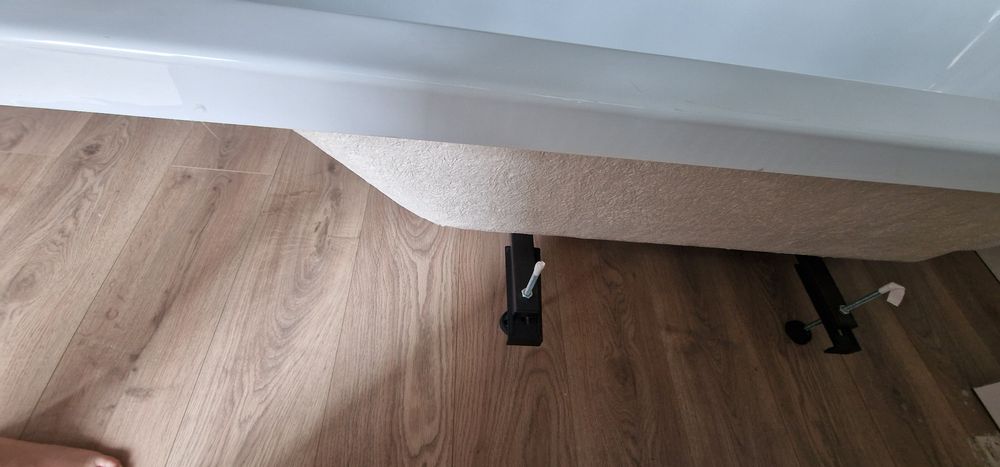 Vand cada baie  nefolosita + accesorii