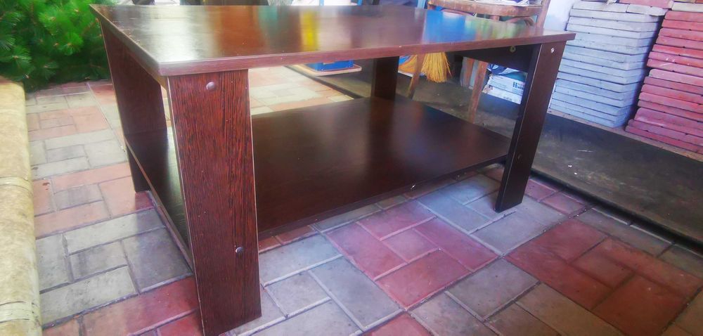 Журнальный столик