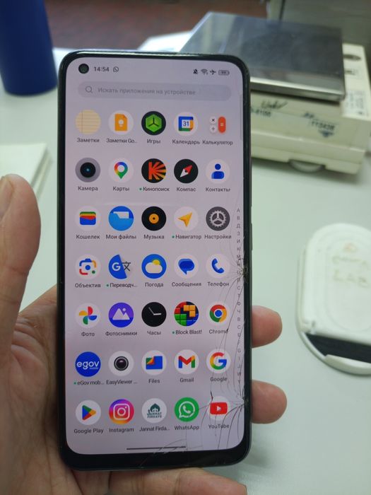 Продам телефон Realme 8