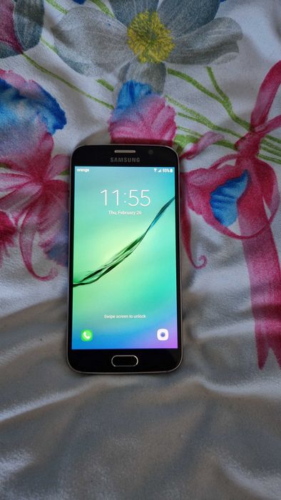 Vand Telefon Samsung S6 cu 4G/LTE 3GB RAM 32GB !! Liber Retea !! 250lei