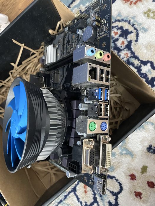 Материнская плата ASRock
