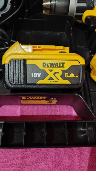Autofiletanta motor fără perii DEWALT