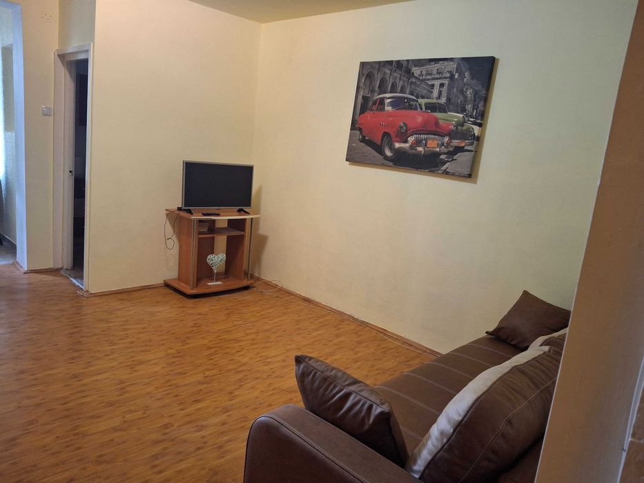 Închiriez apartament