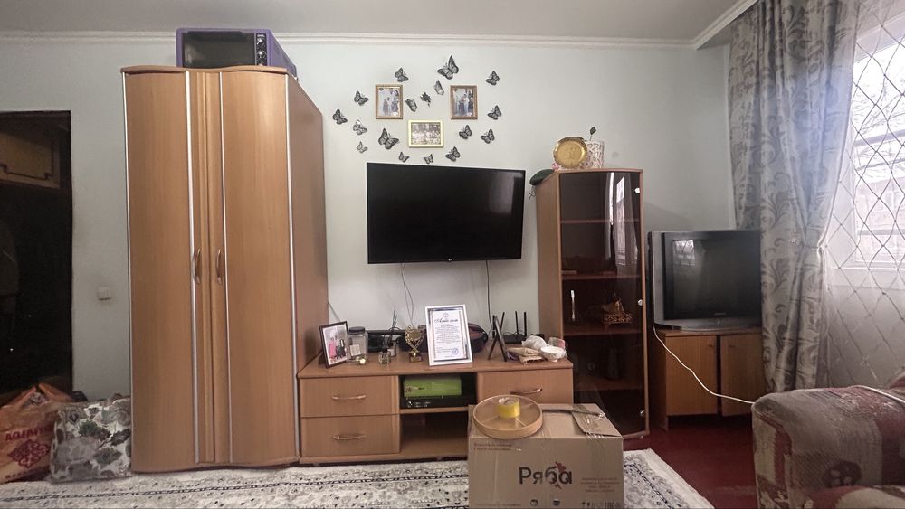 Продаю стенку в зал