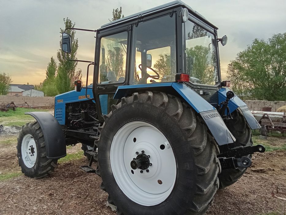 Трактор МТЗ 1221.2