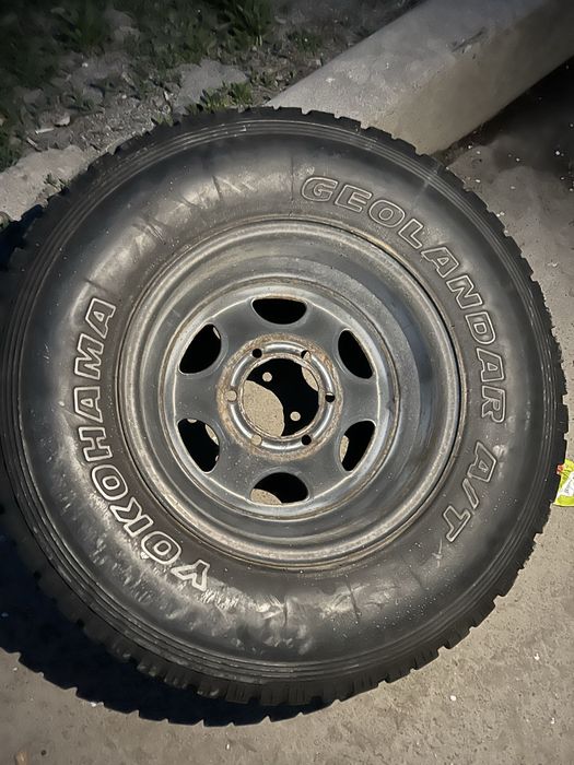 Продам запаску 235/75/15