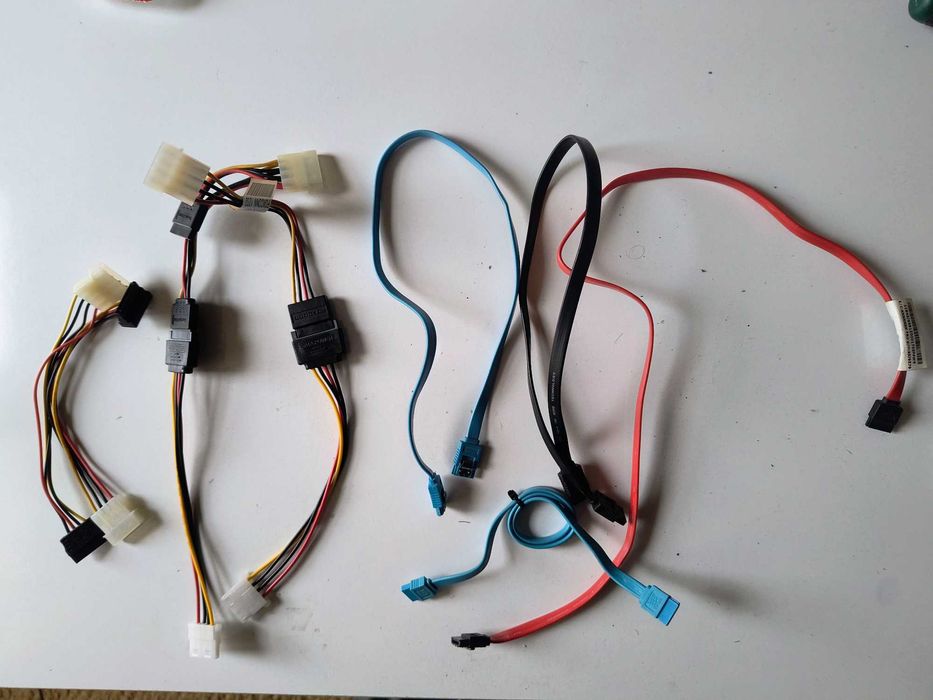 Molex към SATA, SATA към Molex, SATA (Serial ATA) кабели за данни