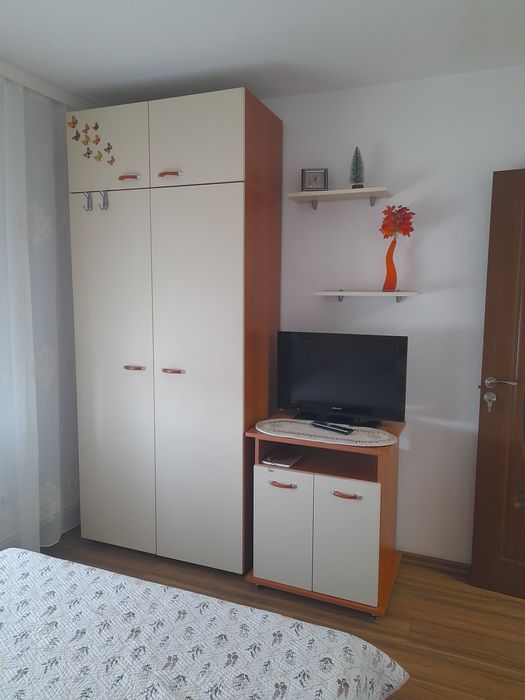 Închiriez apartament 2 camere zona Zahana