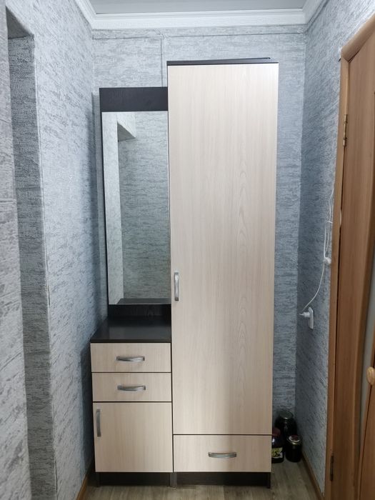 Продам шкаф для прихожки