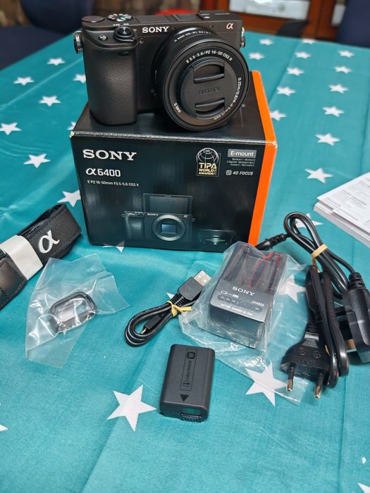 Sony Alpha 6400 (16-50mm)