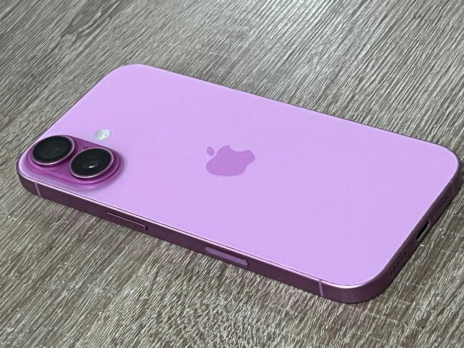 iPhone 16 256 GB 100% Battery