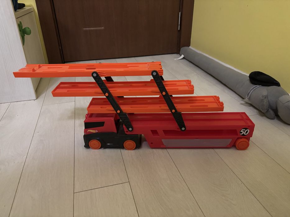 Автовоз Hot Wheels