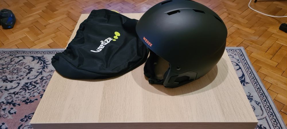 Ски каска Wedze, Вело каска Alpina и черна нова седалка за колело