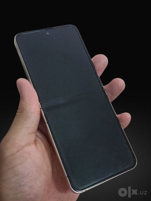 Samsung  z flip 5 8ga/ 256gb