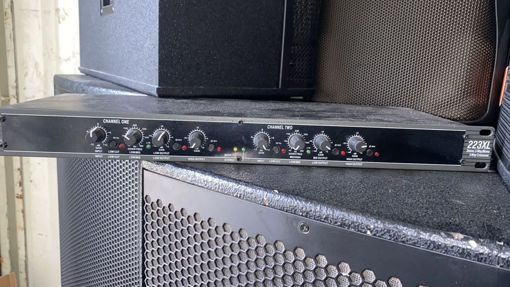 DBX 223XL Кроссовер / Dbx / Кроссовер