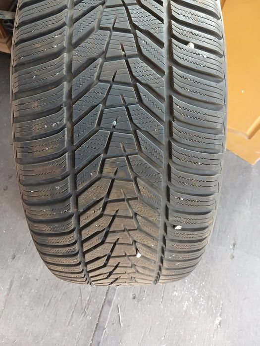 Зимный шины 27540R19.105V