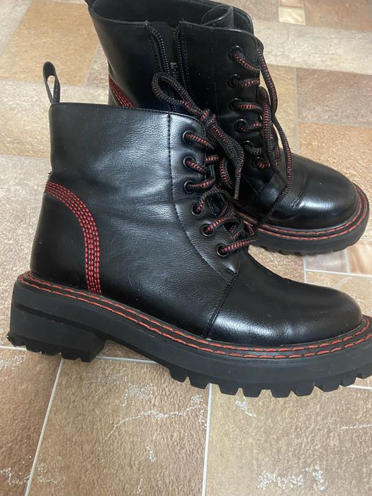Продам ботиночки 36 рр