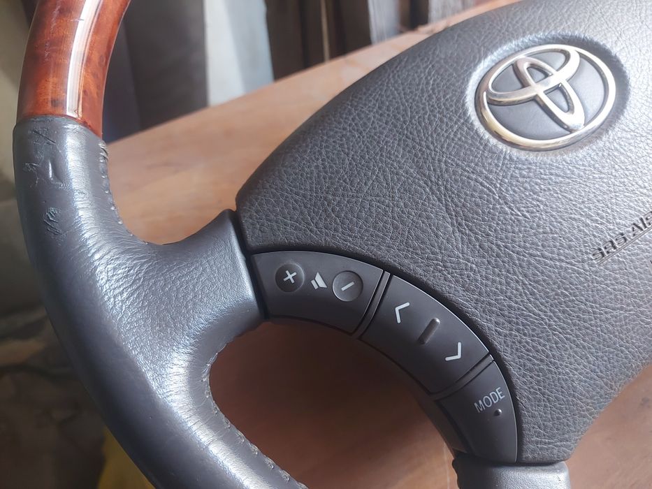 Руль дерево косточка тойота