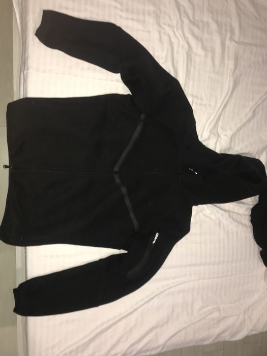 vand nike tech negu nou marimea L original!