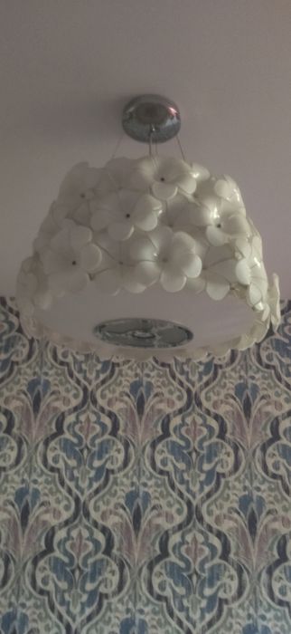 Продам красивые люстры