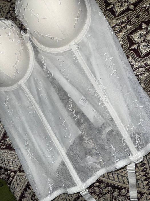 Корсет женский белый