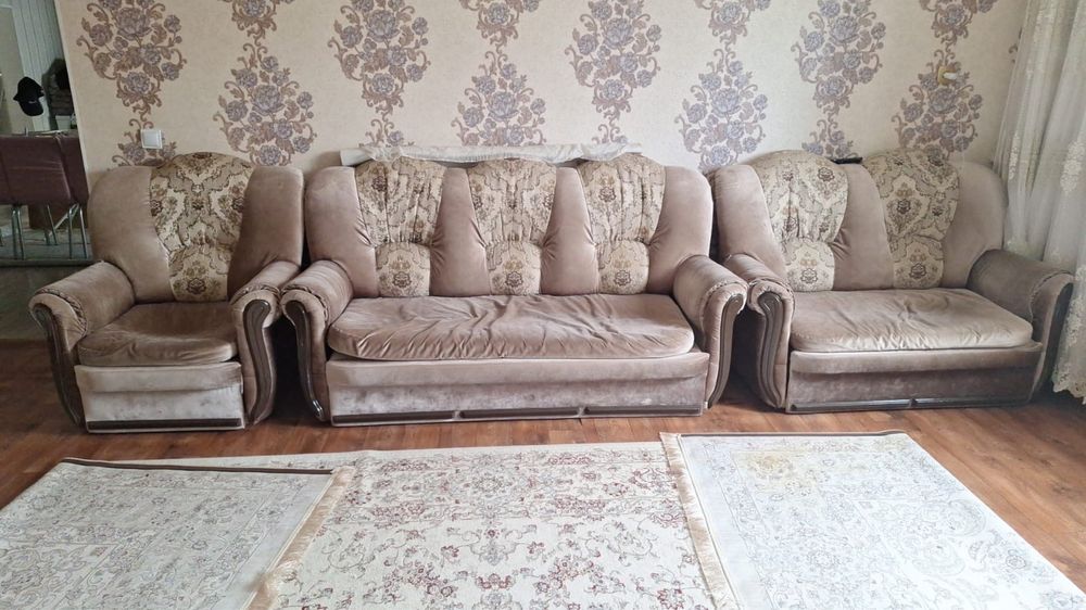 Гостинный мебель……