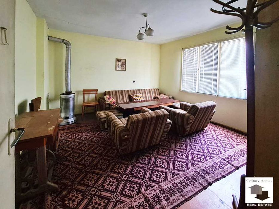 160029 Къща с допълнителни постройки и гараж в град Сухиндол