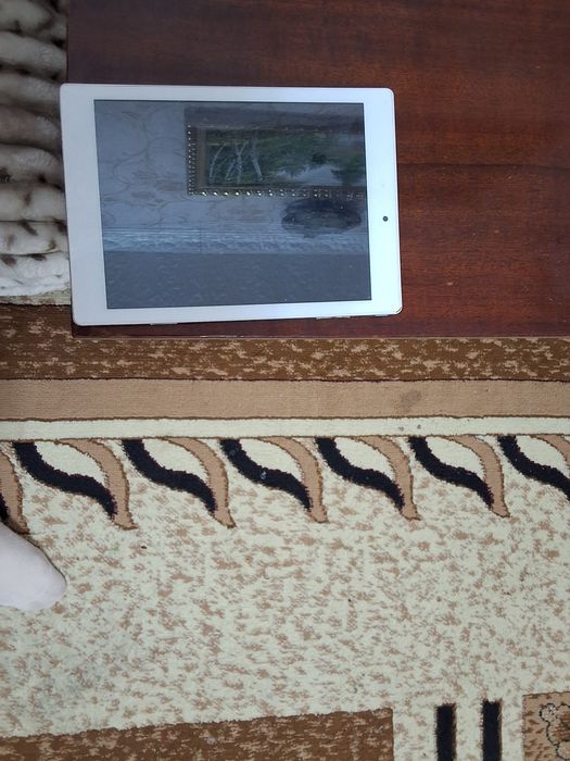 Продам планшет на запчасти