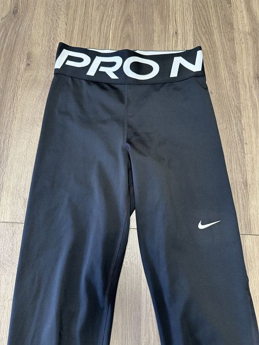 100% Оригинален!! Дамски комплект Nike Pro сет бюстие клин