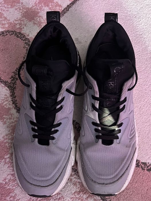 Calvin Klein сникърси