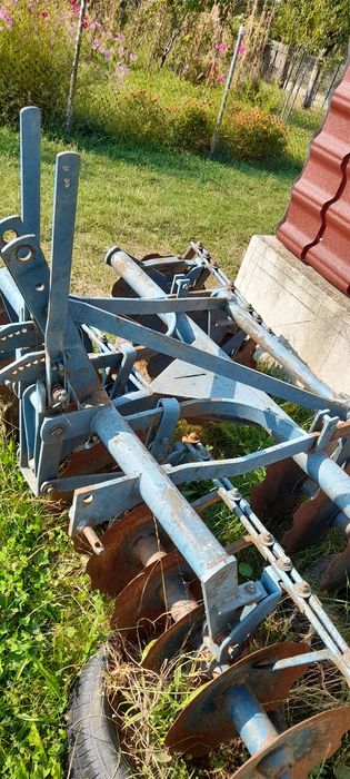 Vând disc purtat după tractor