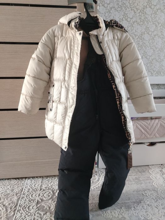 Продаю комбинезон детский