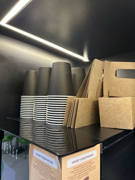 Продам кофе аппарат с мебелью