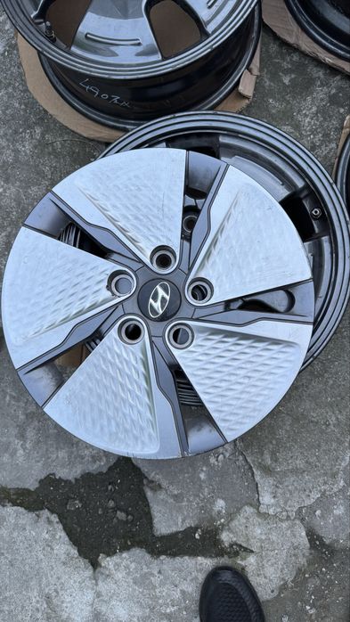 Оригинални джанти 15ки за Hyundai