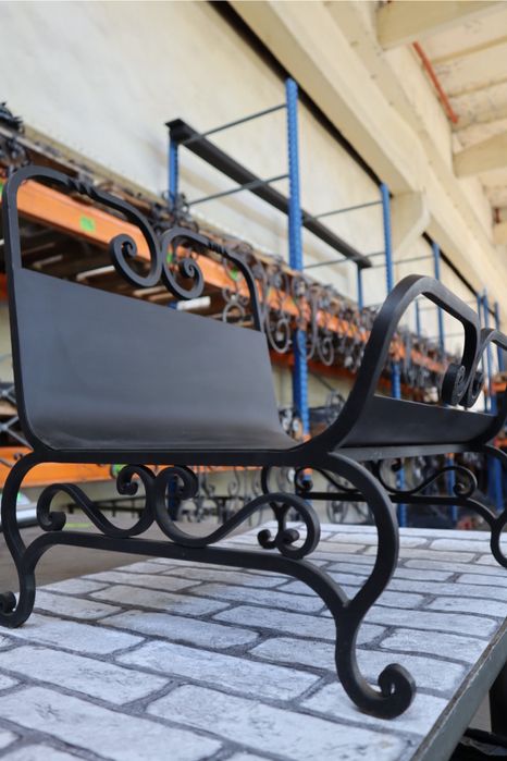 Стойка за дърва, Ръчно ковано желязо