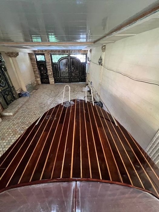 Продаётся катер Амур м в хорошем состояние.  Возможно обмен на каптиву