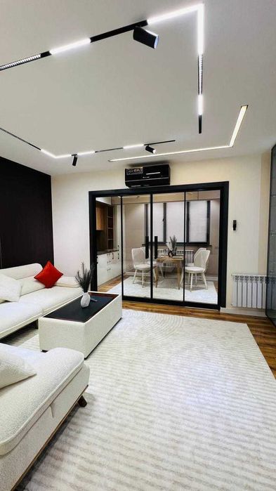 Центр Квартира Ойбек 3 комнатная 5 этаж Энжелс Фуд Метро рядом