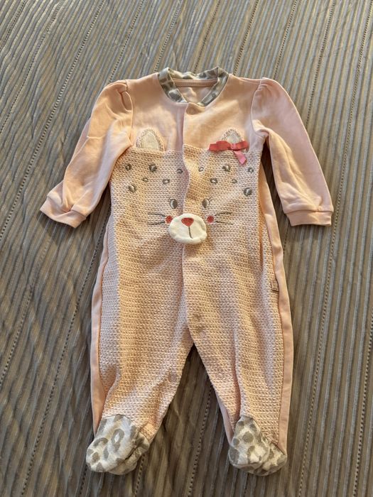 Лот за бебе момиче 6-9м. / 6 гащеризончета + комплект от 3 част/