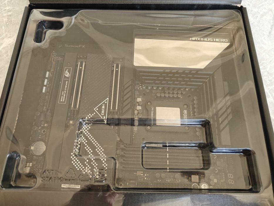 Asus ROG Maximus Z690 Hero LGA 1700 DDR5