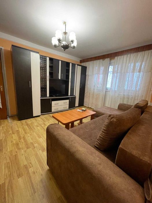Proprietar inchiriez ap 3 camere etaj 1 zona Banca Nationala