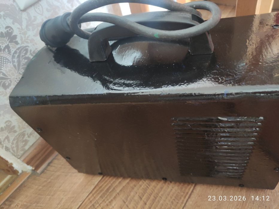 Продам   сварочный аппарат. Сварка электродом