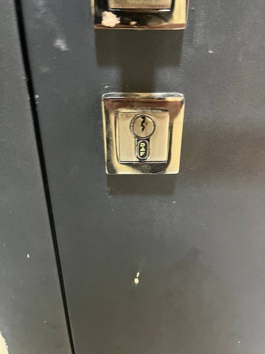 Ремонт замков установка замков вскрытие замков Zamok oʻrnatish eshik o