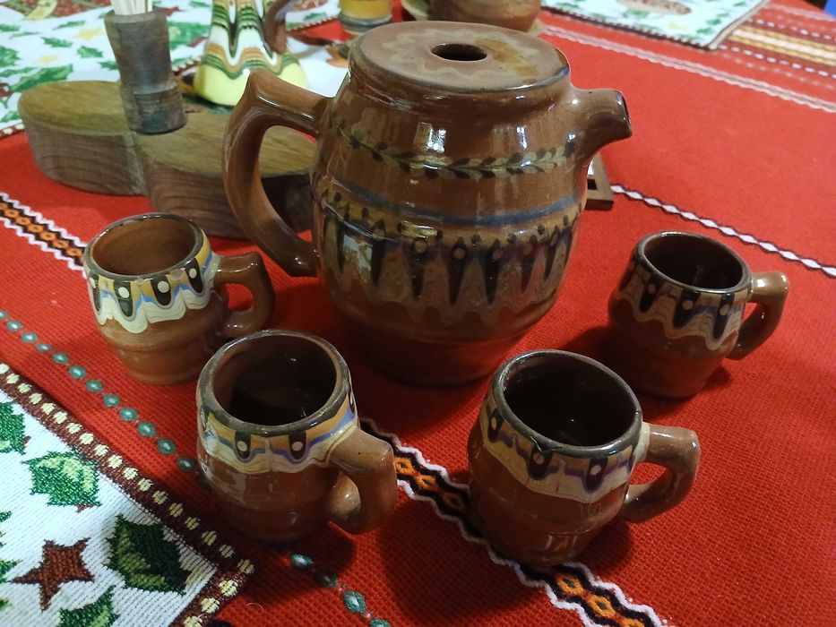 2бр. керамичени сервизи за механа